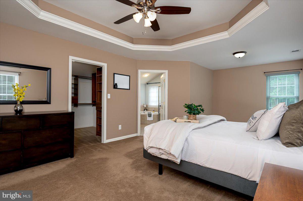 SHAMROCK MANOR - Residential