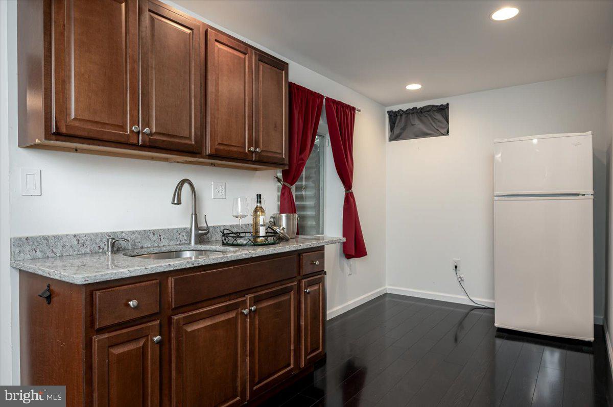 SHAMROCK MANOR - Residential