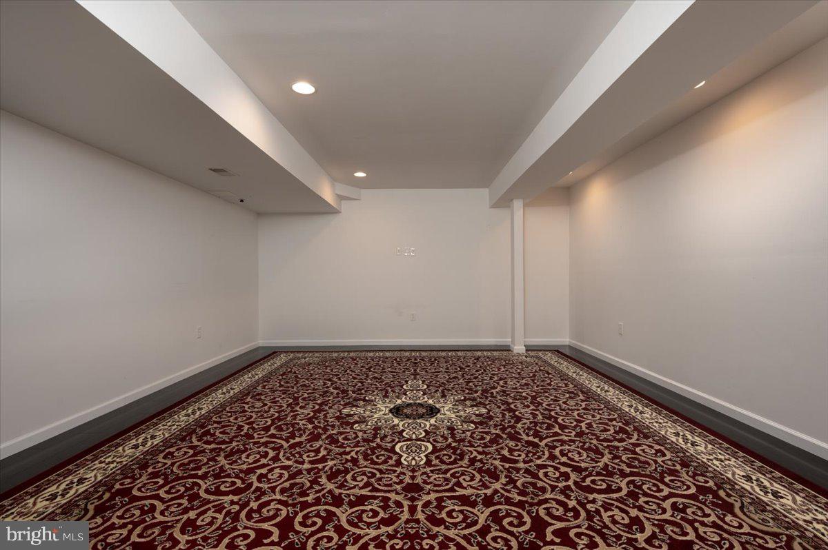 SHAMROCK MANOR - Residential