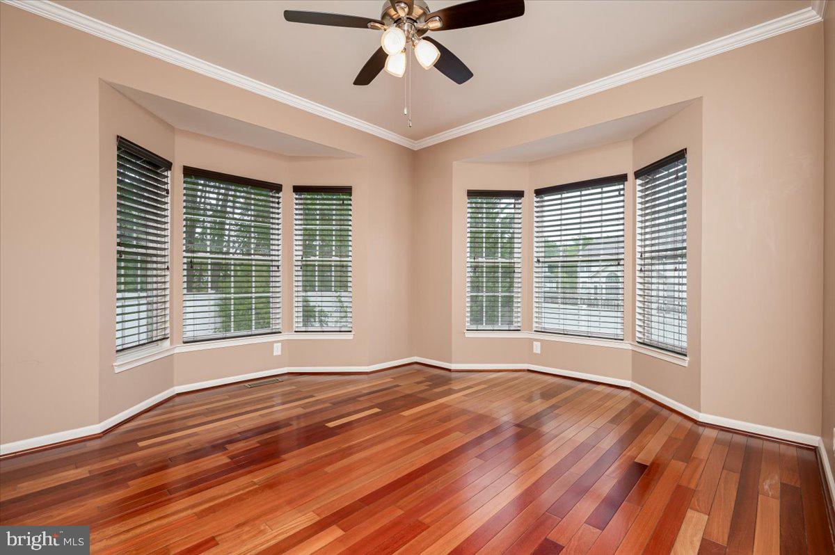 SHAMROCK MANOR - Residential