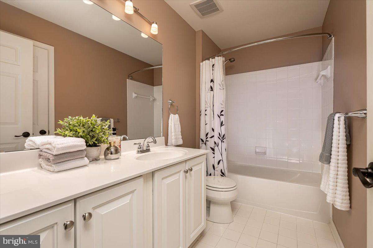 SHAMROCK MANOR - Residential