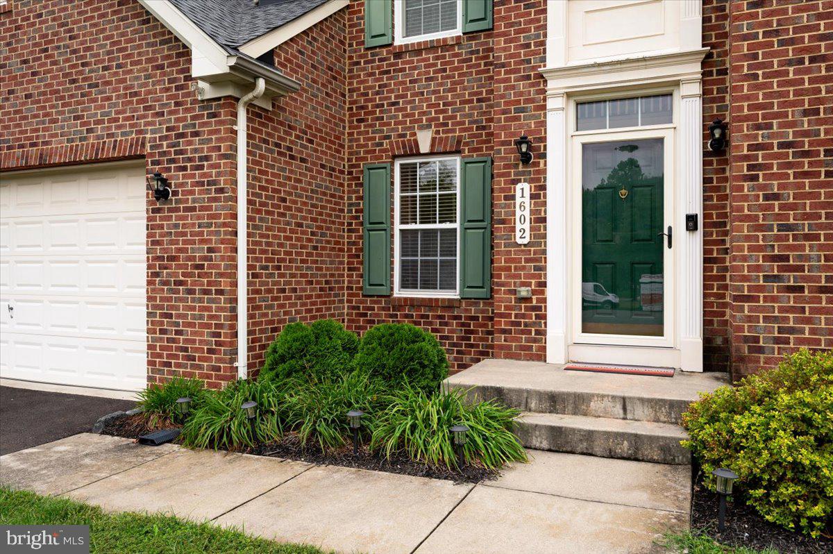 SHAMROCK MANOR - Residential