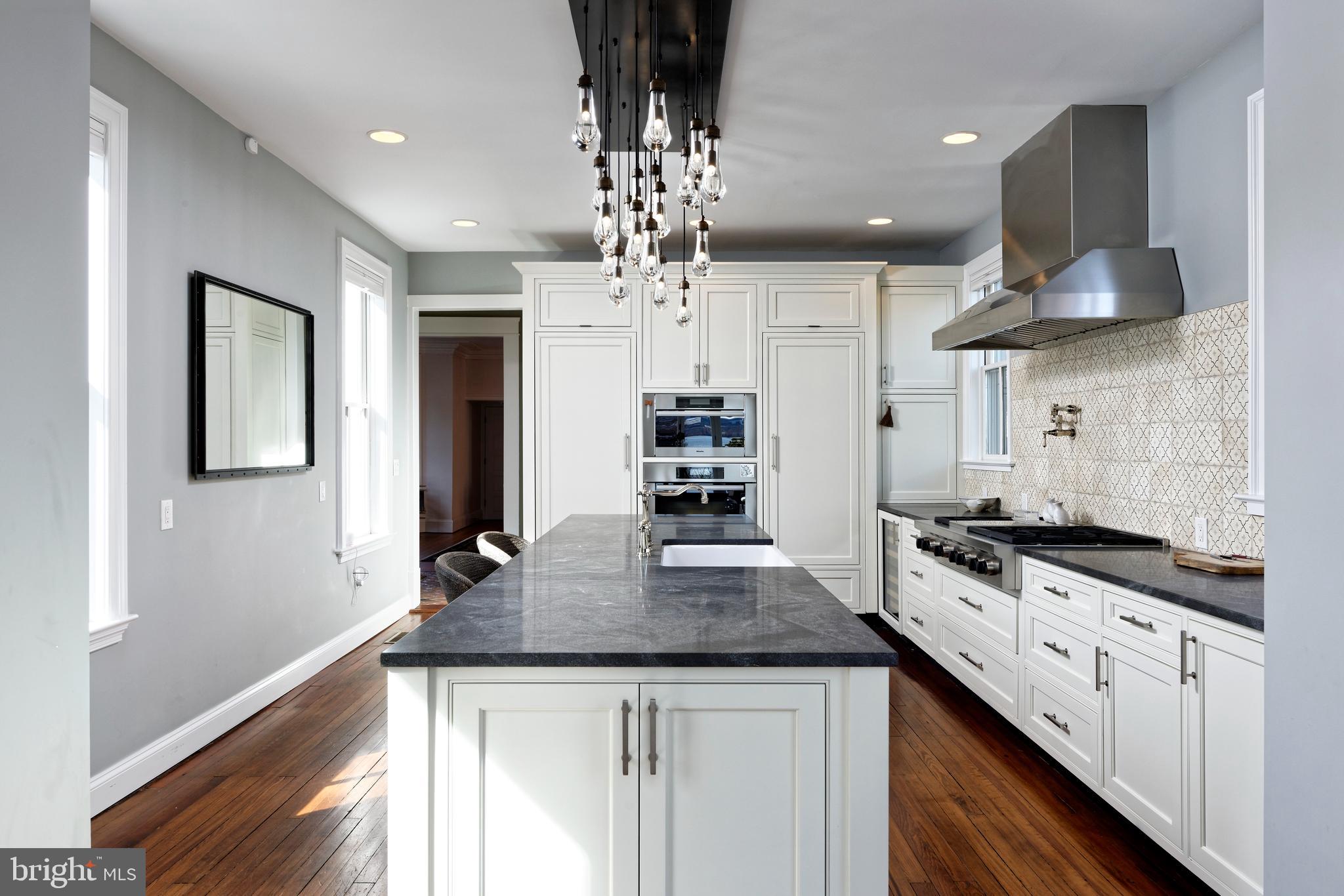 OLD TOWN ALEXANDRIA - Residential