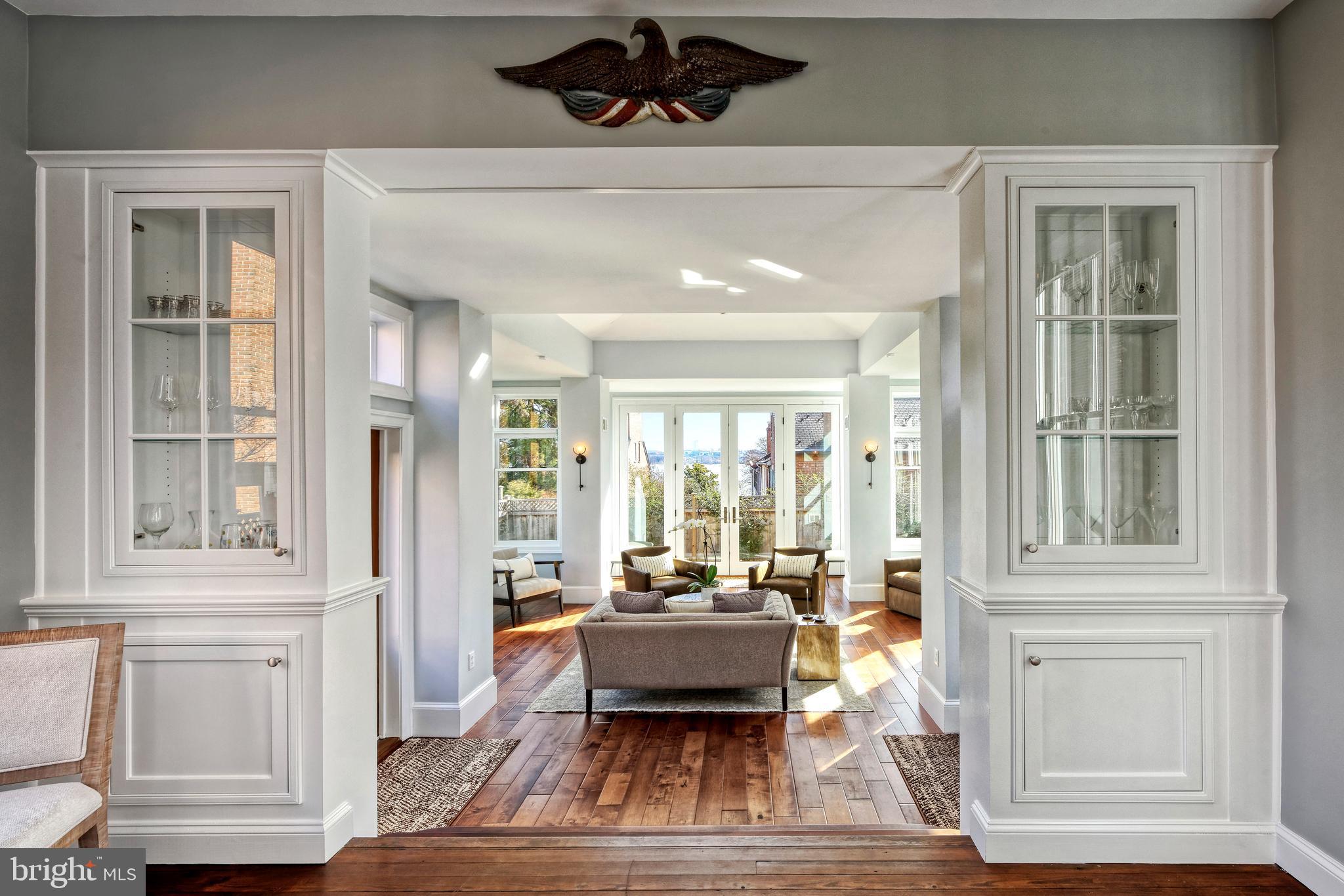 OLD TOWN ALEXANDRIA - Residential