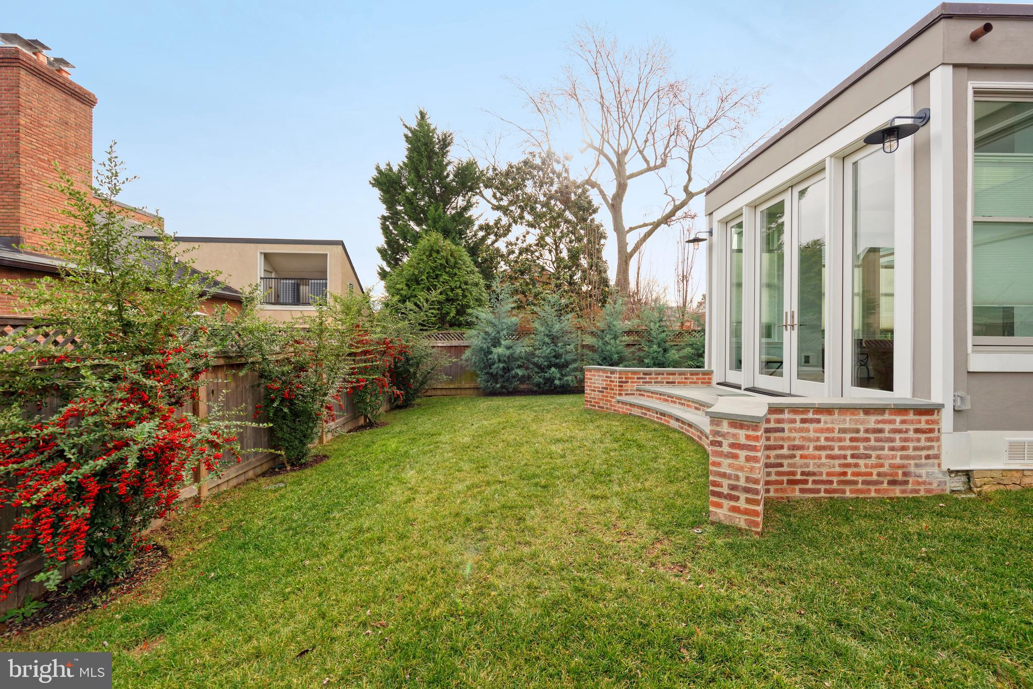 OLD TOWN ALEXANDRIA - Residential