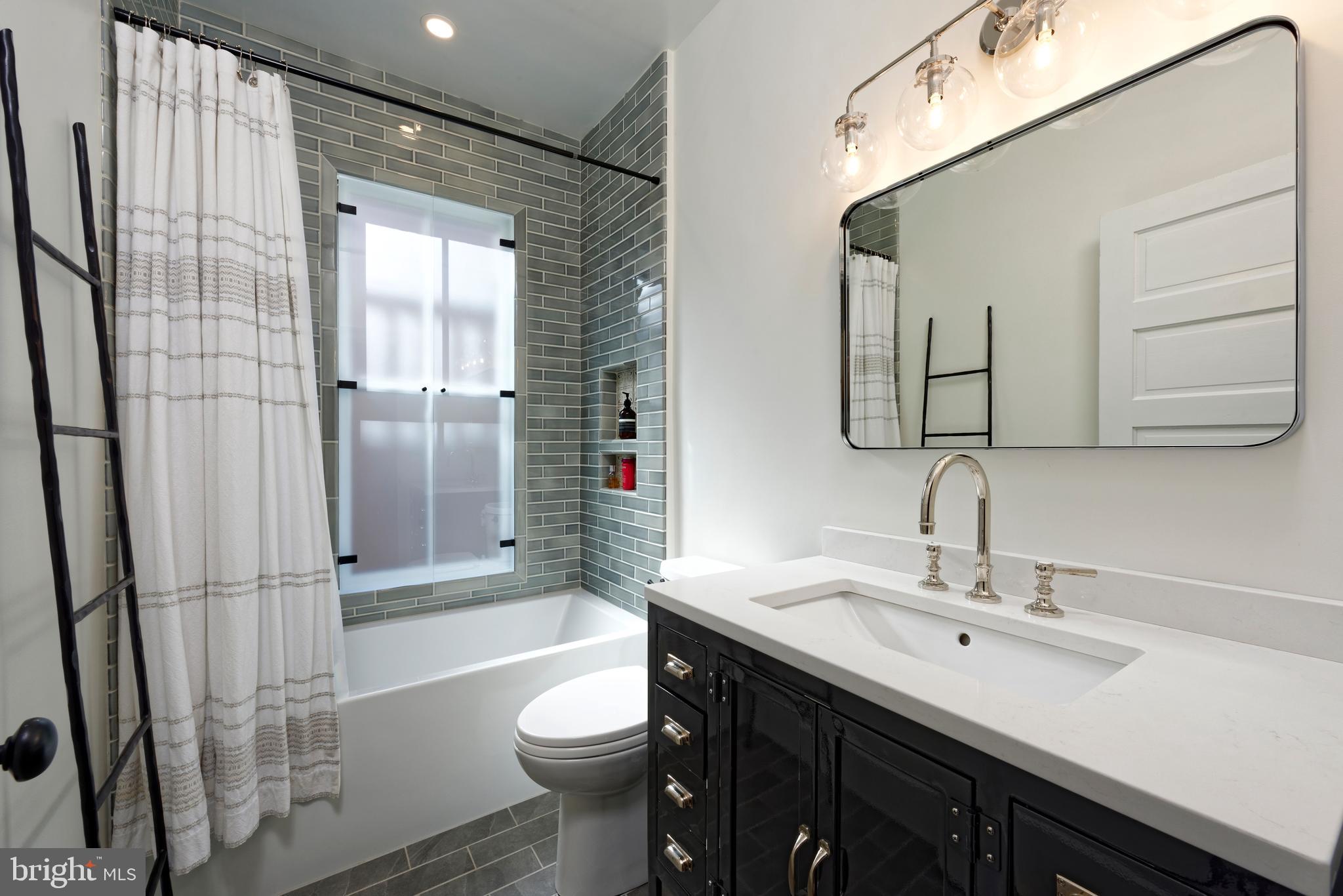 OLD TOWN ALEXANDRIA - Residential