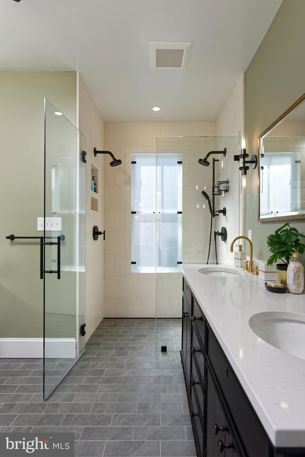 OLD TOWN ALEXANDRIA - Residential