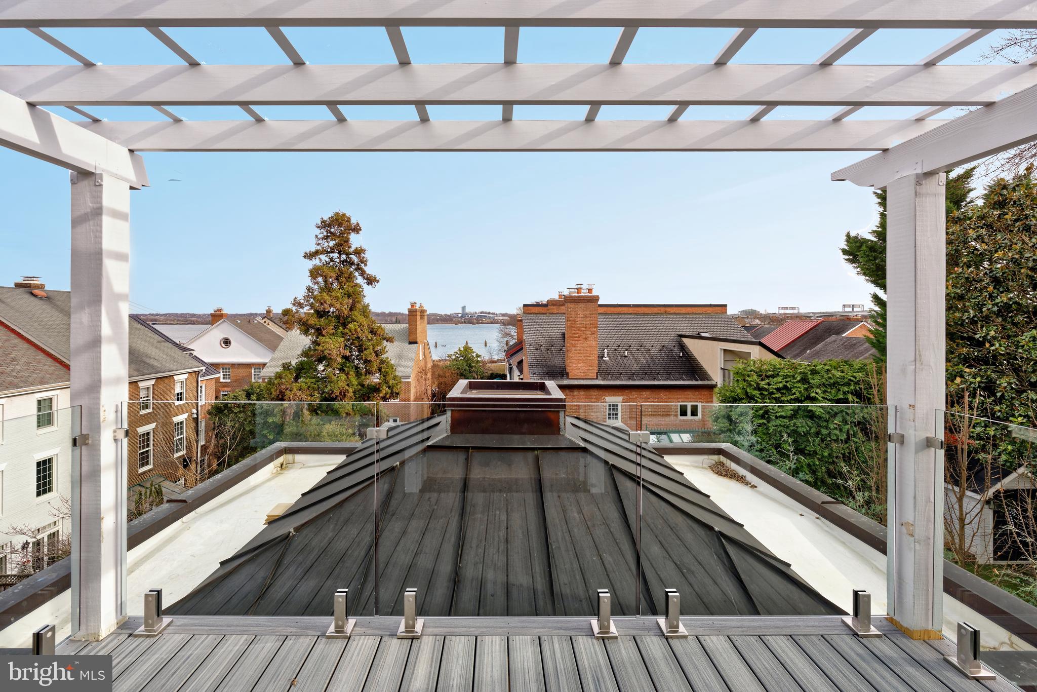 OLD TOWN ALEXANDRIA - Residential