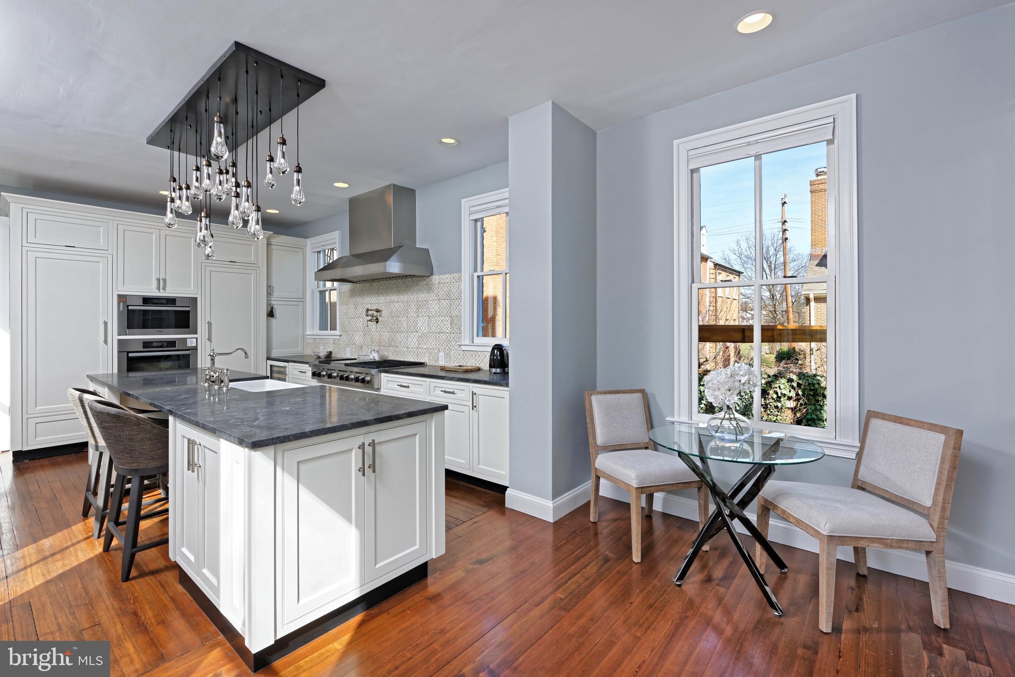 OLD TOWN ALEXANDRIA - Residential