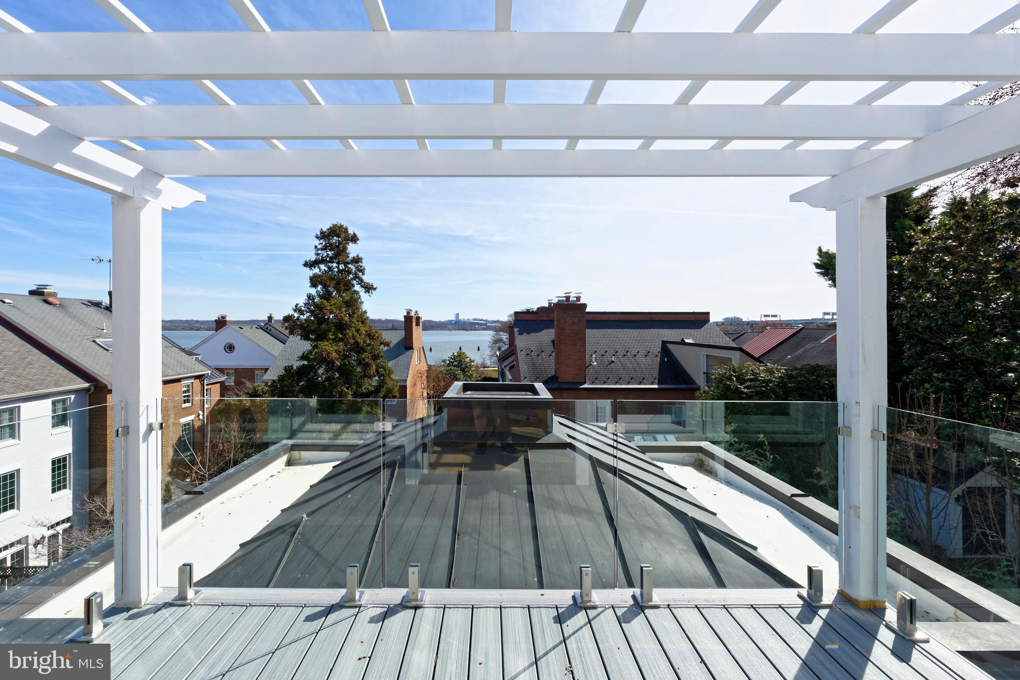 OLD TOWN ALEXANDRIA - Residential