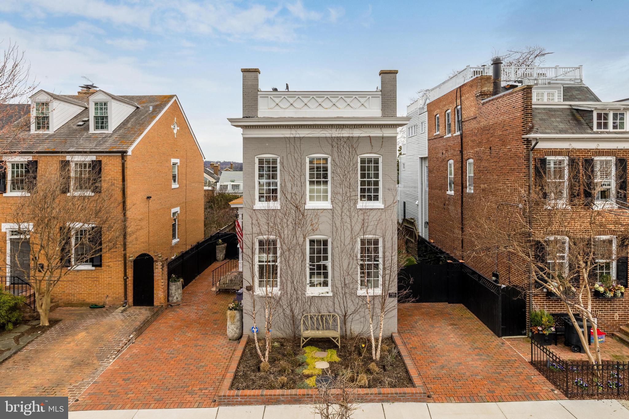 OLD TOWN ALEXANDRIA - Residential