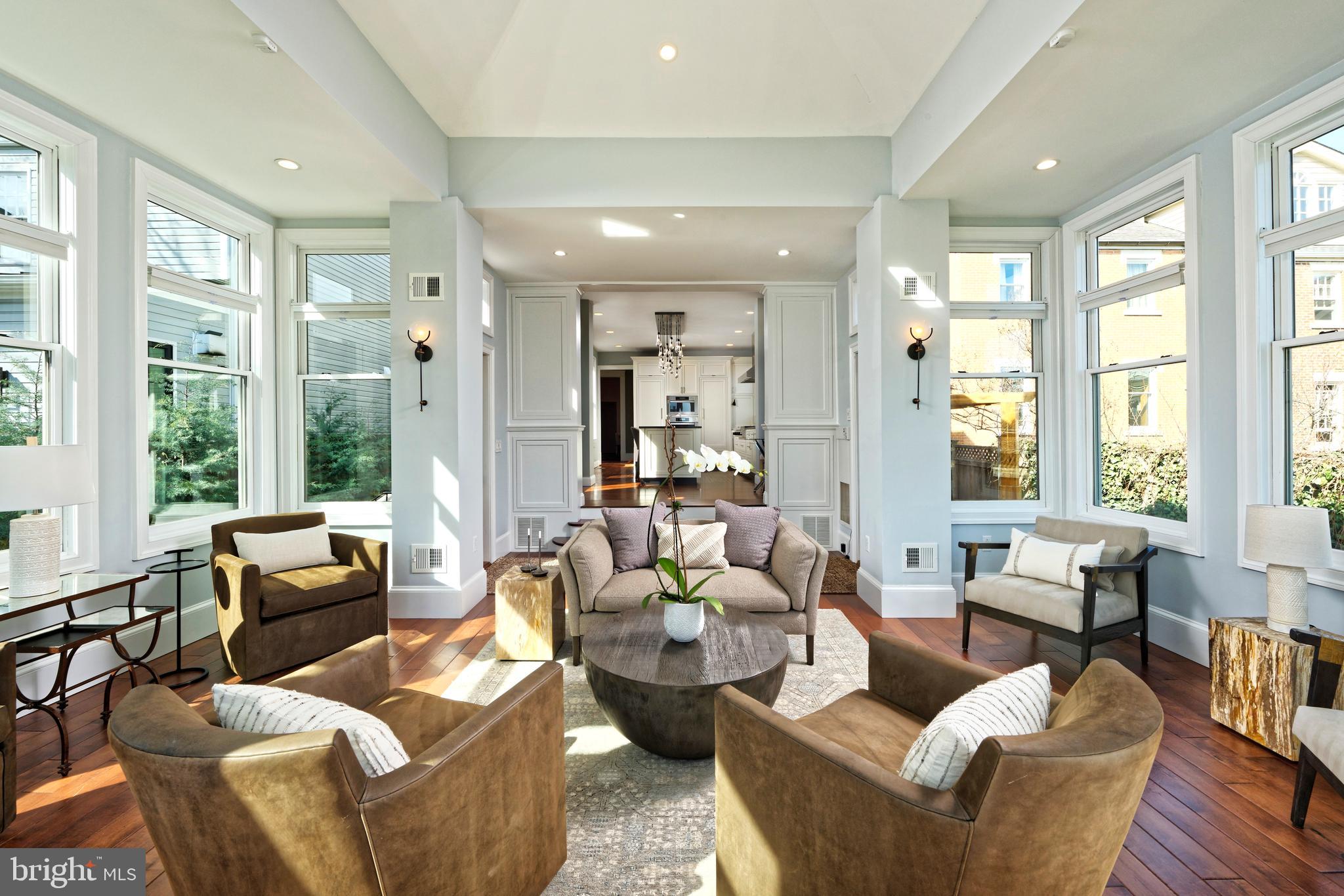 OLD TOWN ALEXANDRIA - Residential