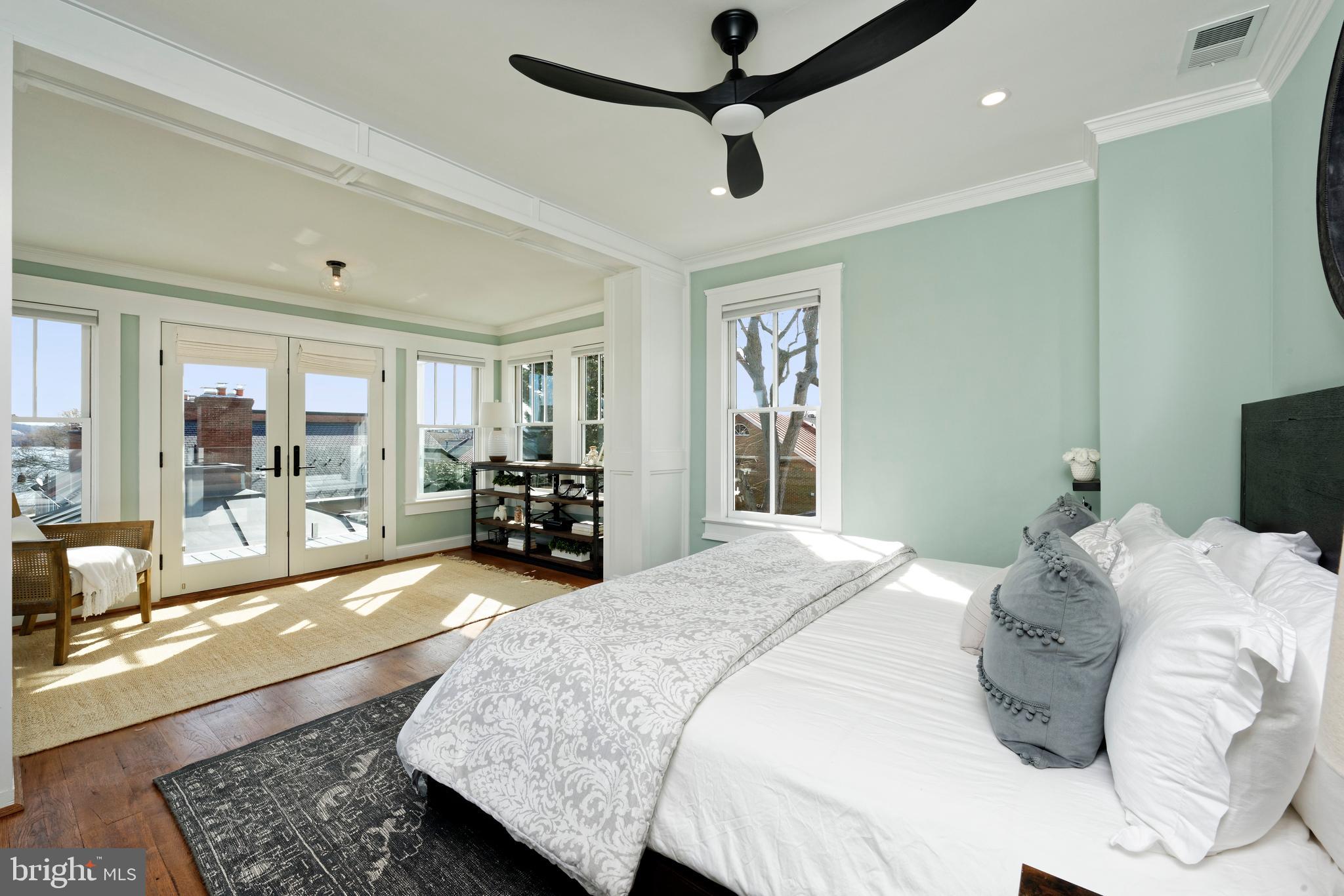 OLD TOWN ALEXANDRIA - Residential