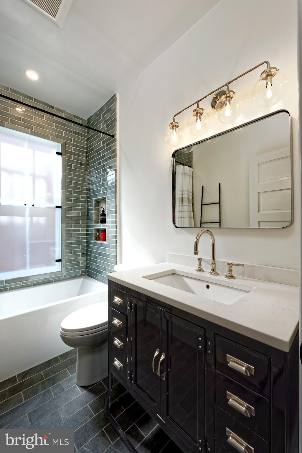 OLD TOWN ALEXANDRIA - Residential