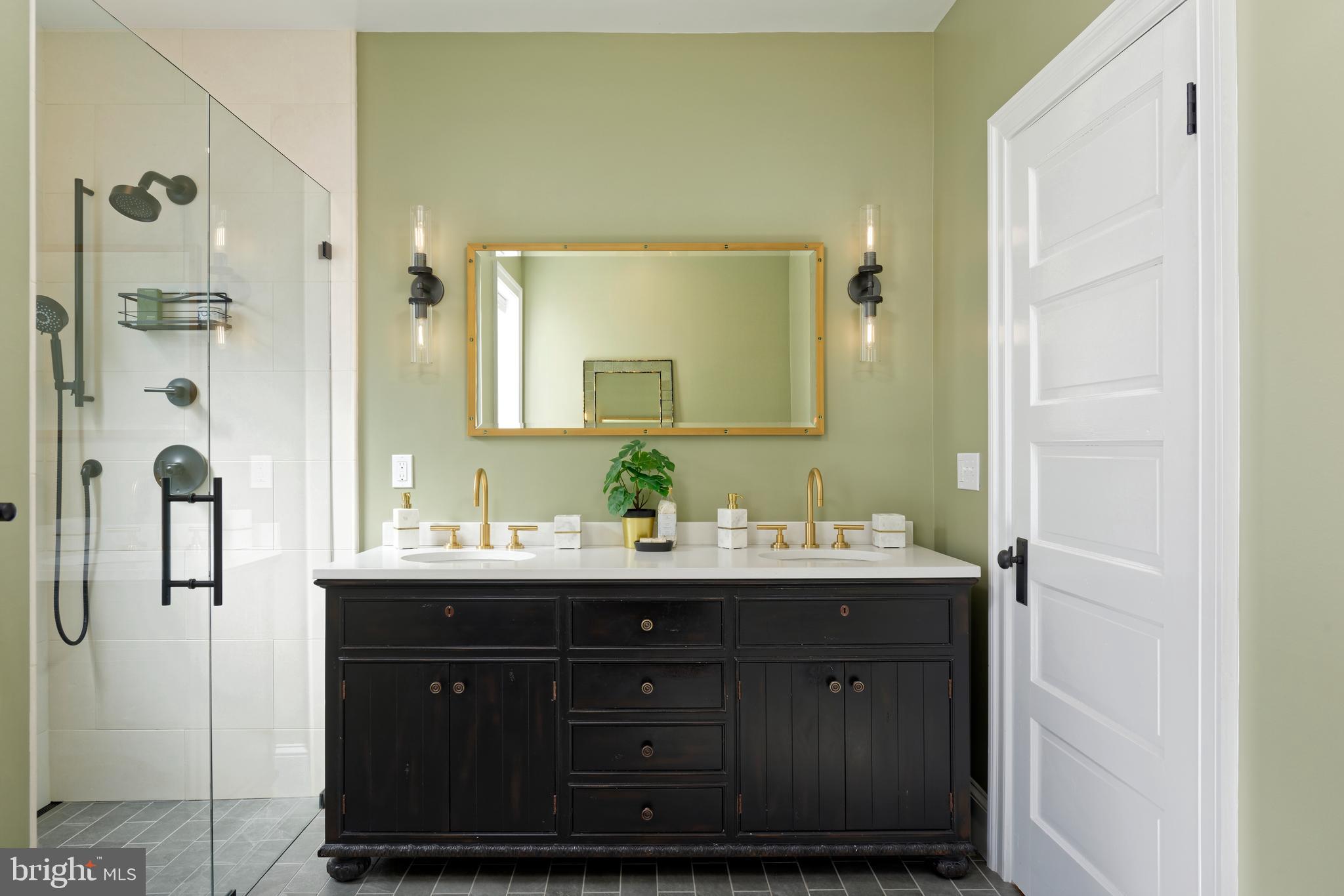 OLD TOWN ALEXANDRIA - Residential