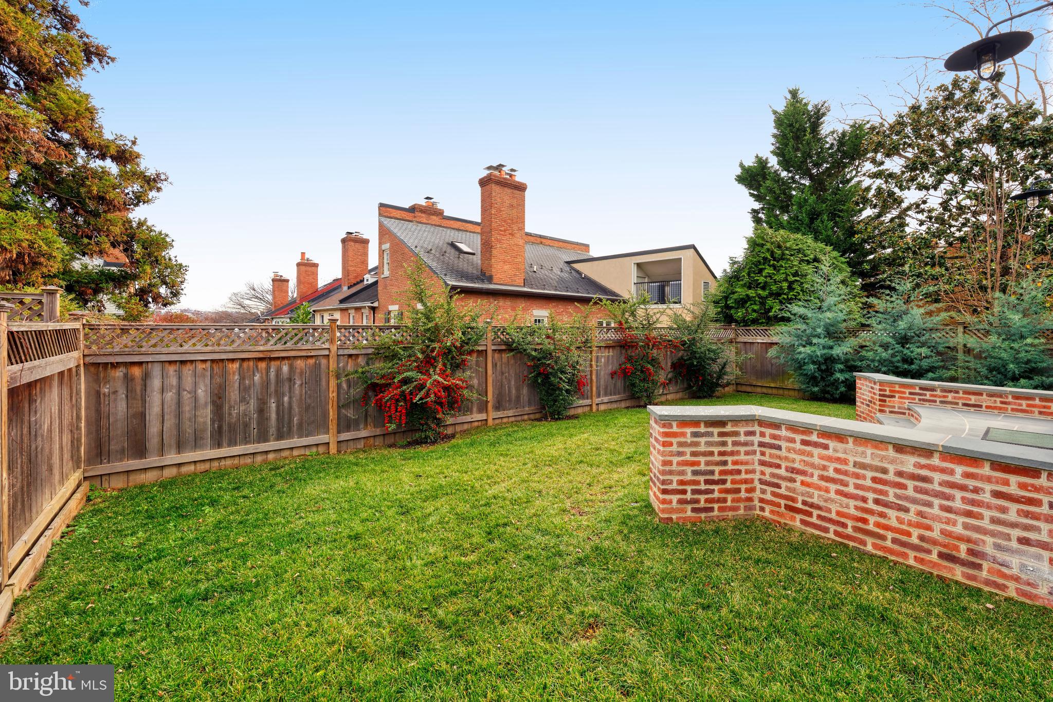 OLD TOWN ALEXANDRIA - Residential