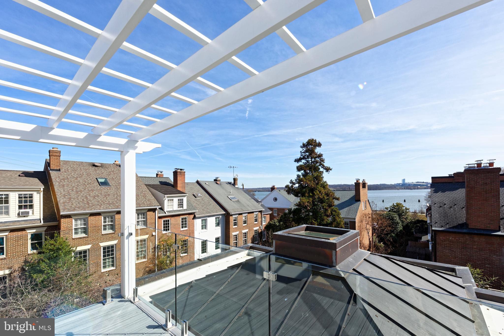 OLD TOWN ALEXANDRIA - Residential