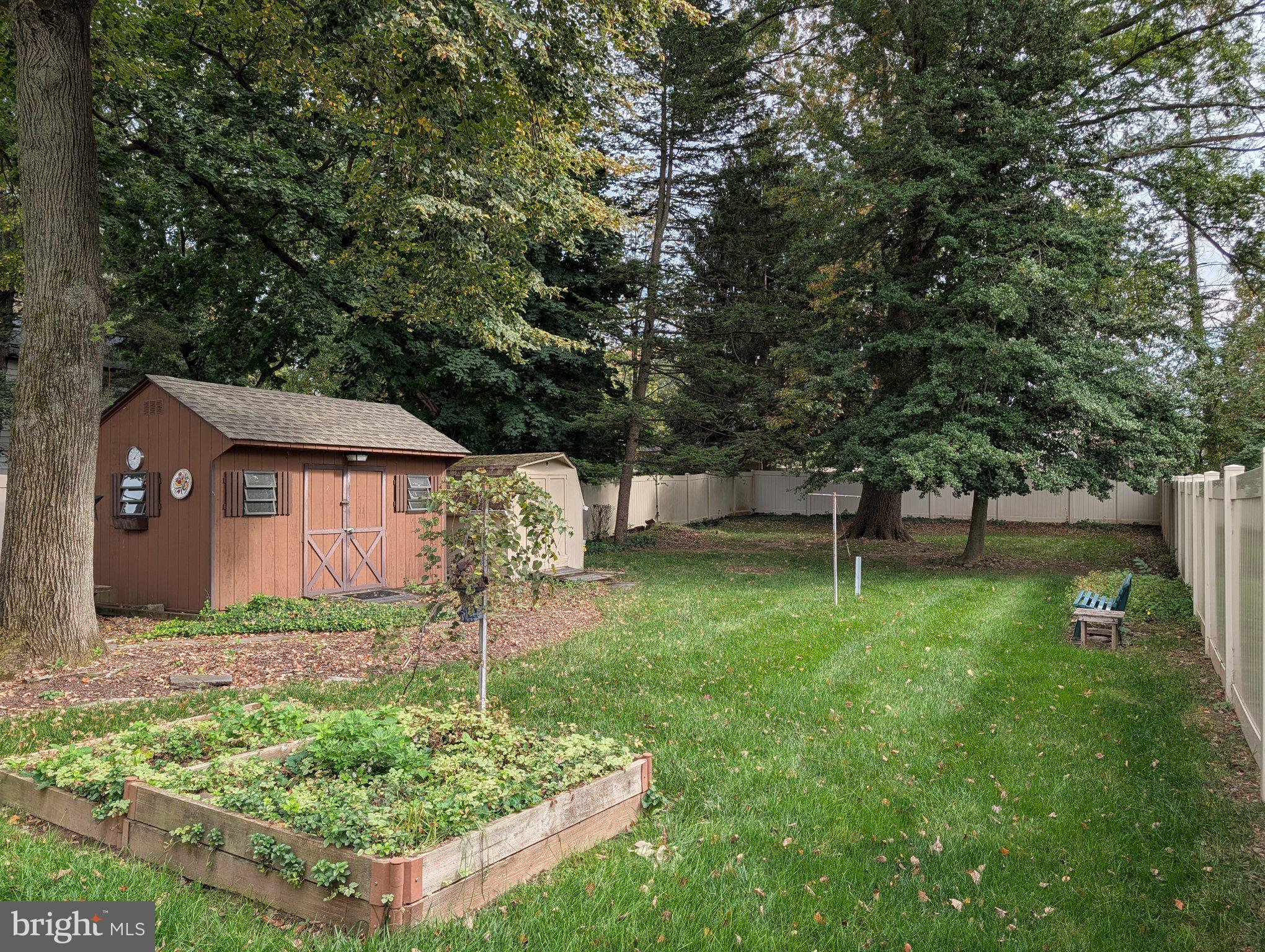 35 SUNSET AVENUE