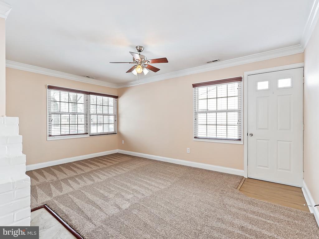 OAKTREE HOLLOW - Residential