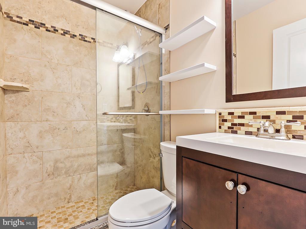 OAKTREE HOLLOW - Residential