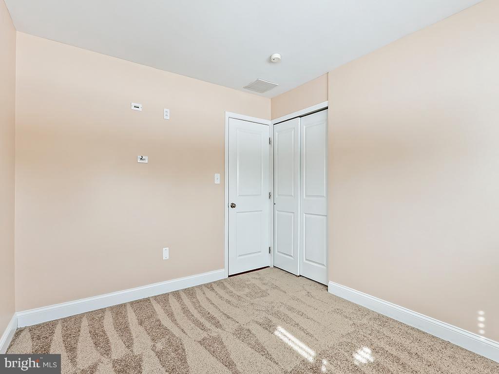 OAKTREE HOLLOW - Residential