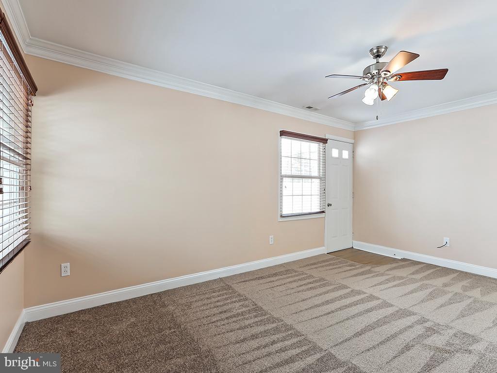 OAKTREE HOLLOW - Residential