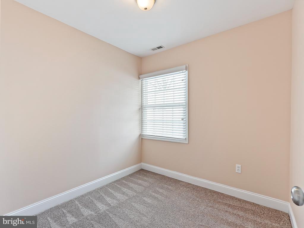 OAKTREE HOLLOW - Residential