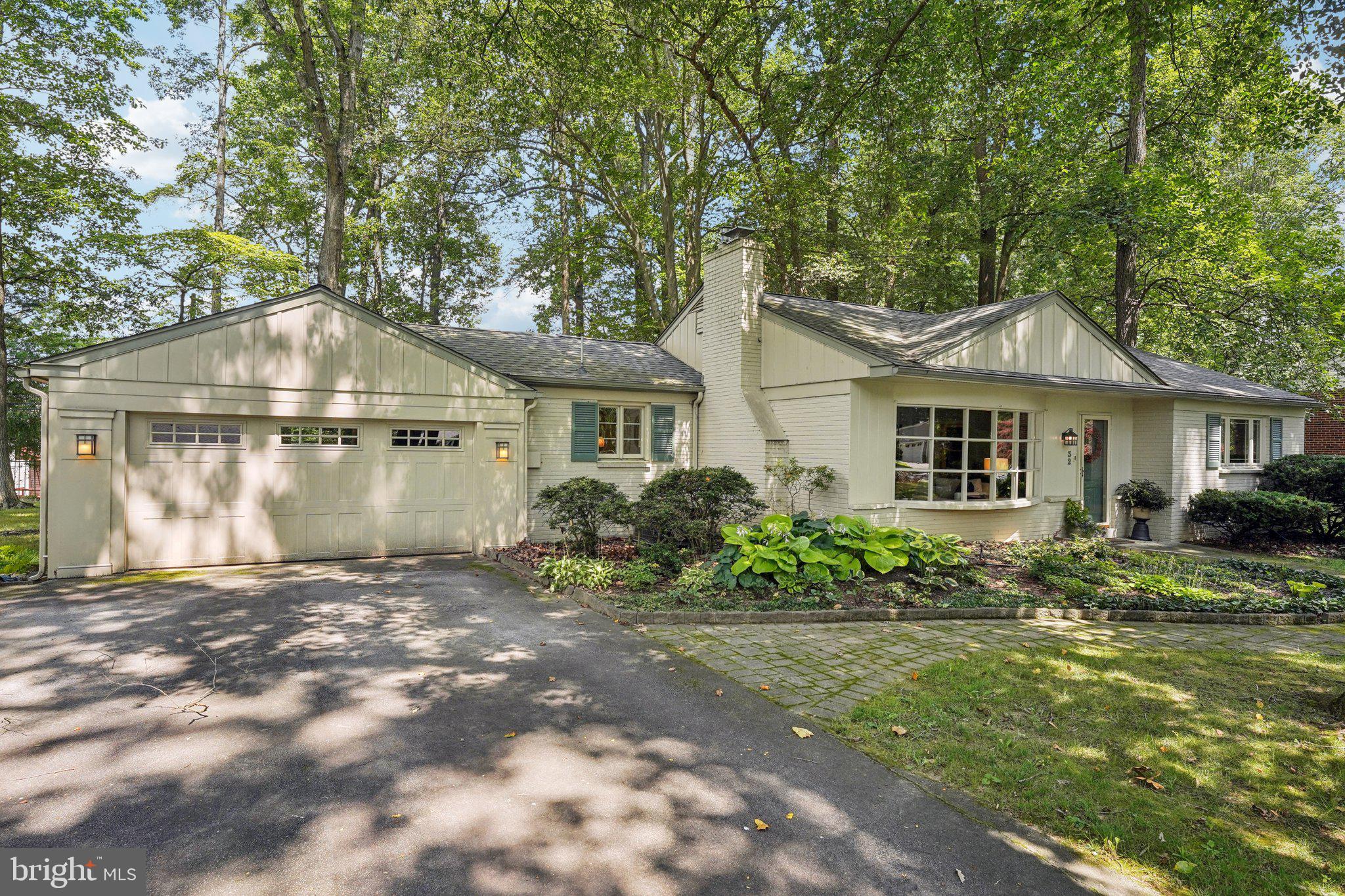 32 WOODLAND CIRCLE