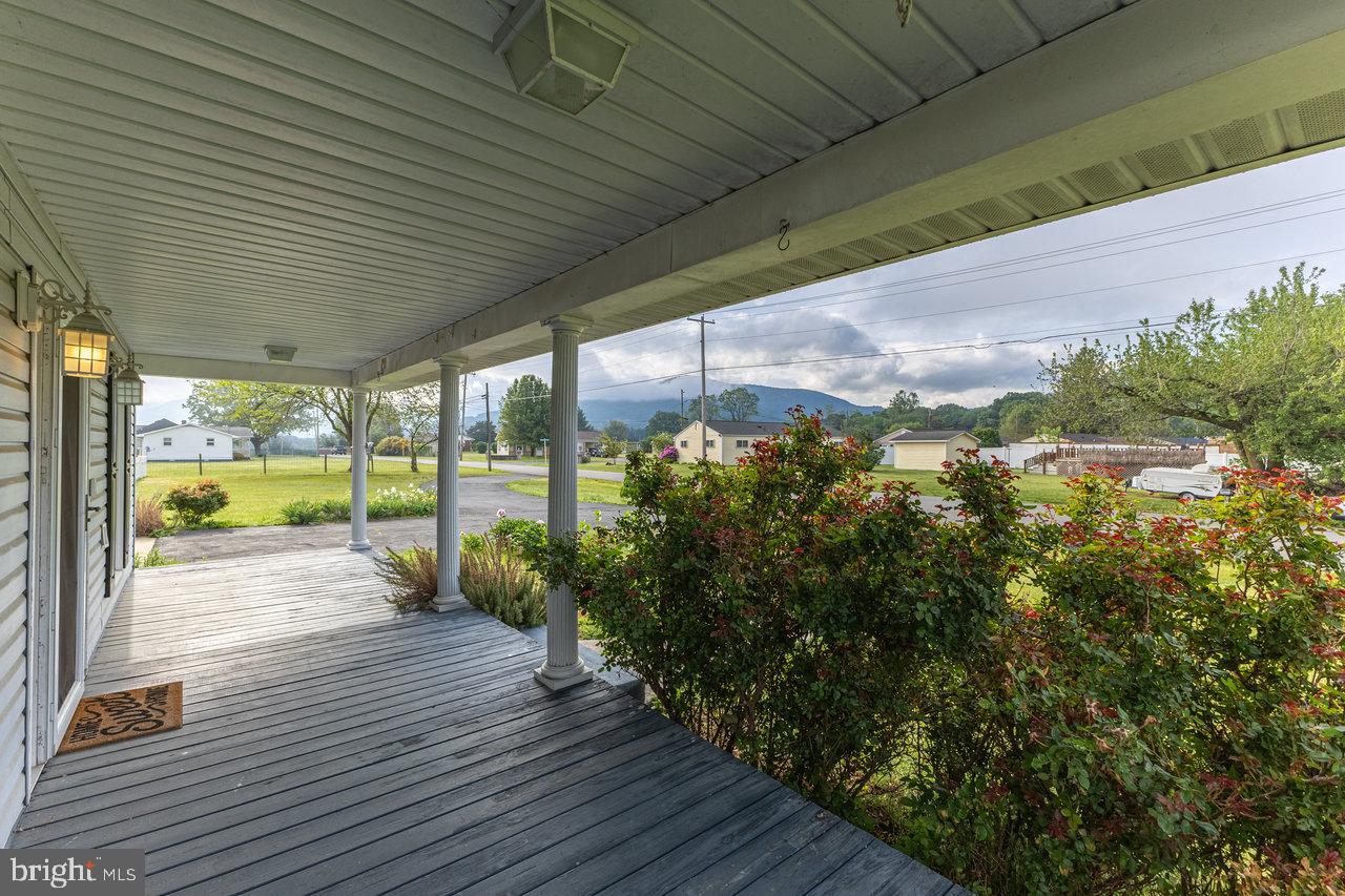 1066 HONEYVILLE ROAD