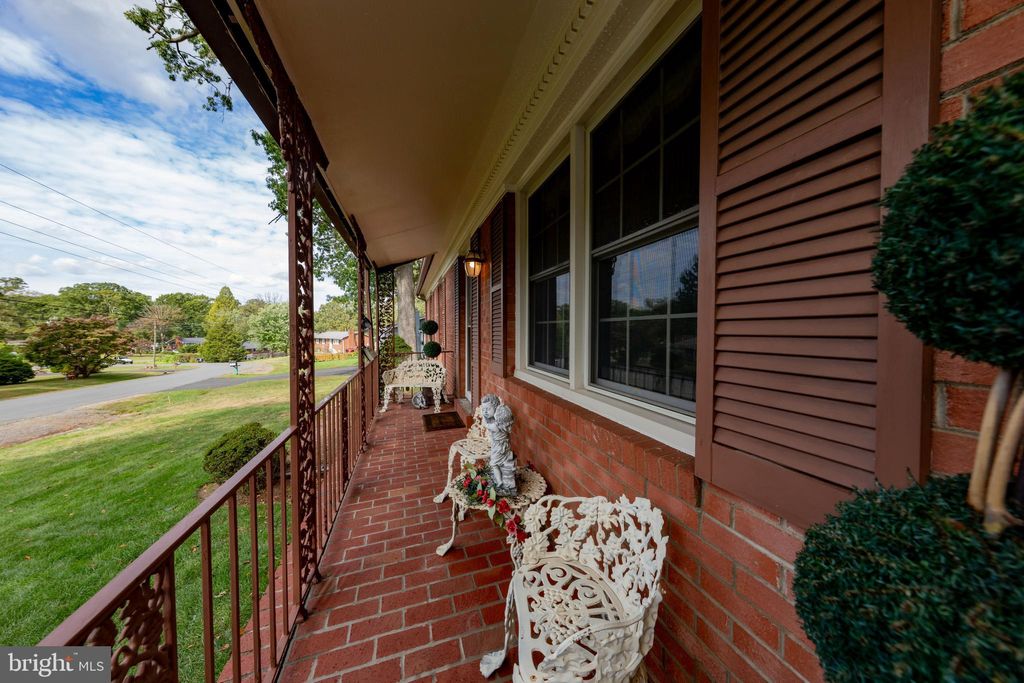 Photo of 8508 Stokely Drive, MANASSAS, VA 20111 (MLS # VAPW2105600)