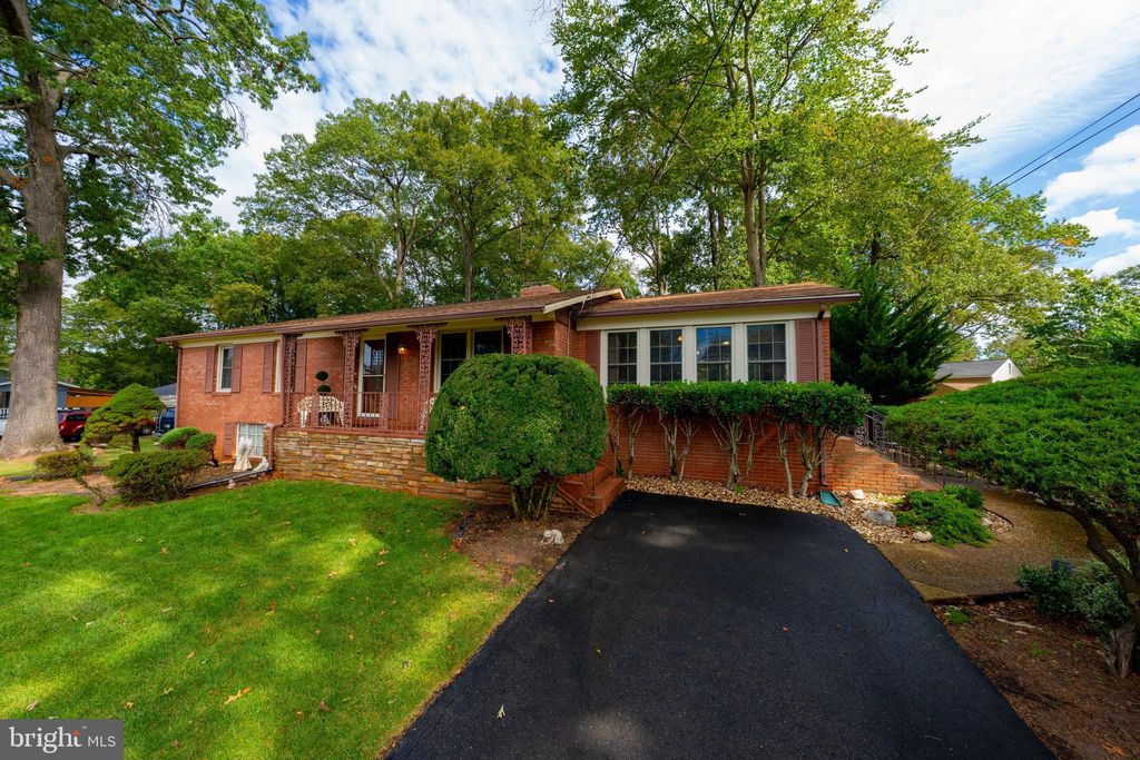 Photo of 8508 Stokely Drive, MANASSAS, VA 20111 (MLS # VAPW2105600)