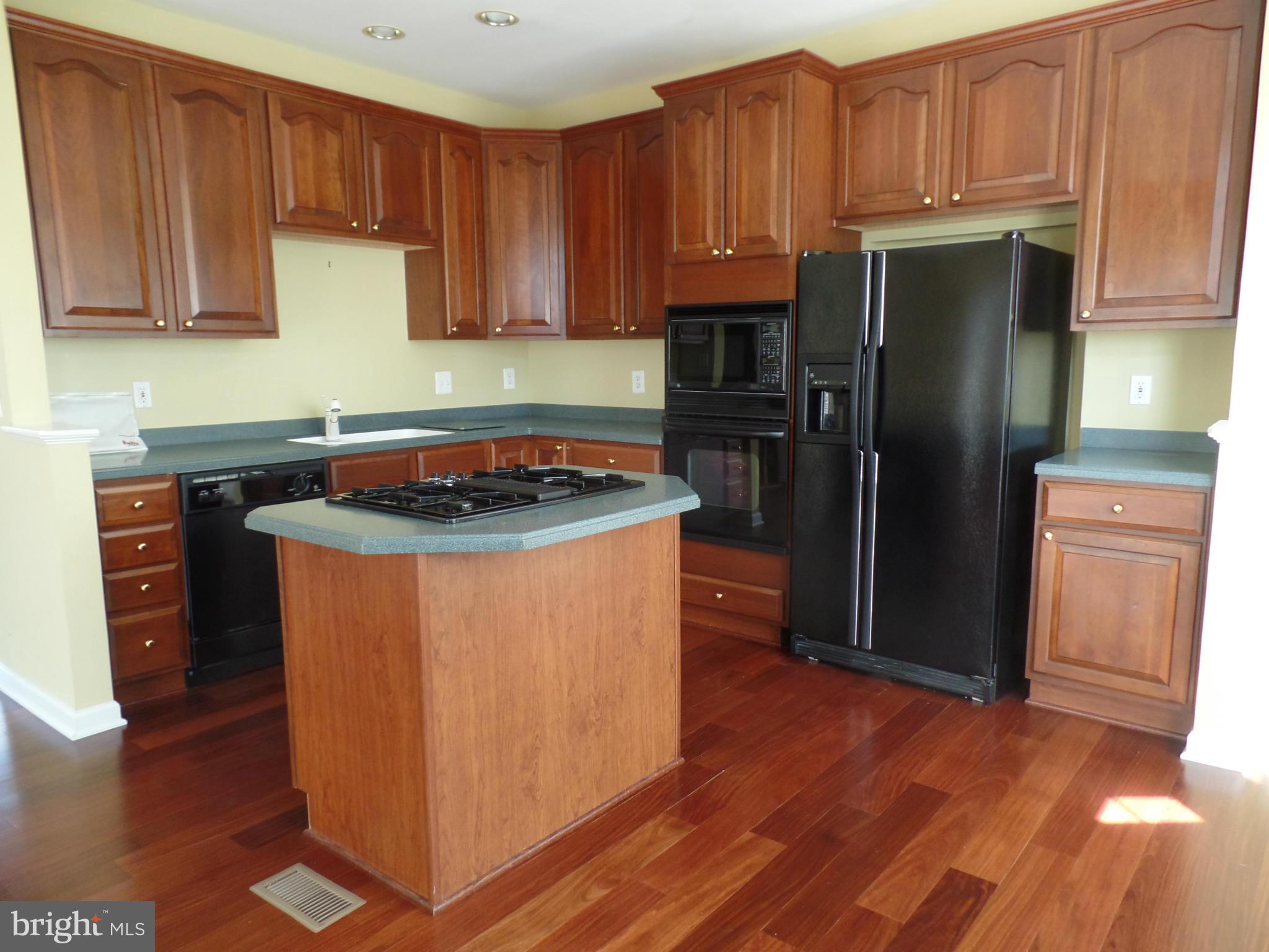 OLD TOWN GREENS - Residential Lease