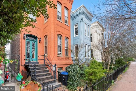 Photo of 644 Independence Avenue SE, WASHINGTON, DC 20003 (MLS # DCDC2217068)