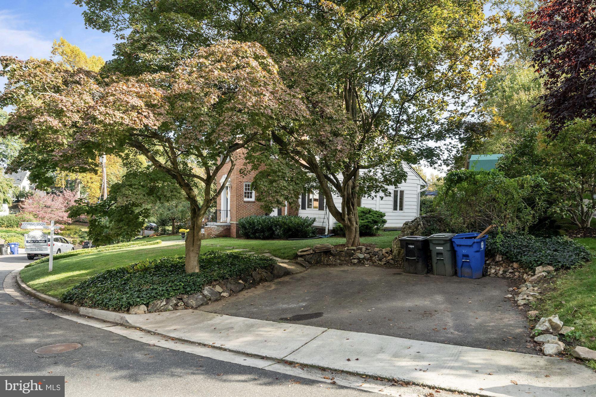 LEE HEIGHTS - Residential