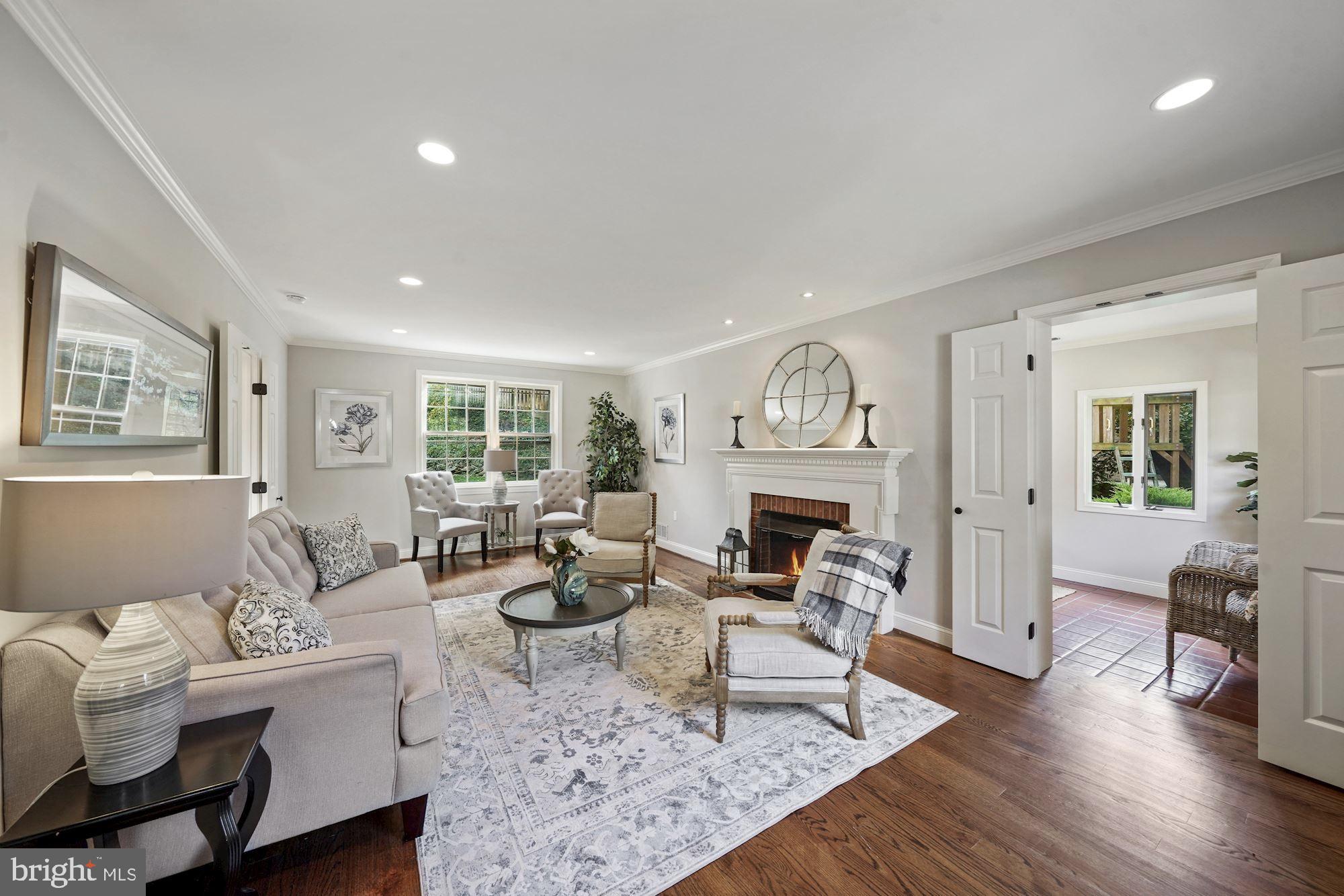 LEE HEIGHTS - Residential