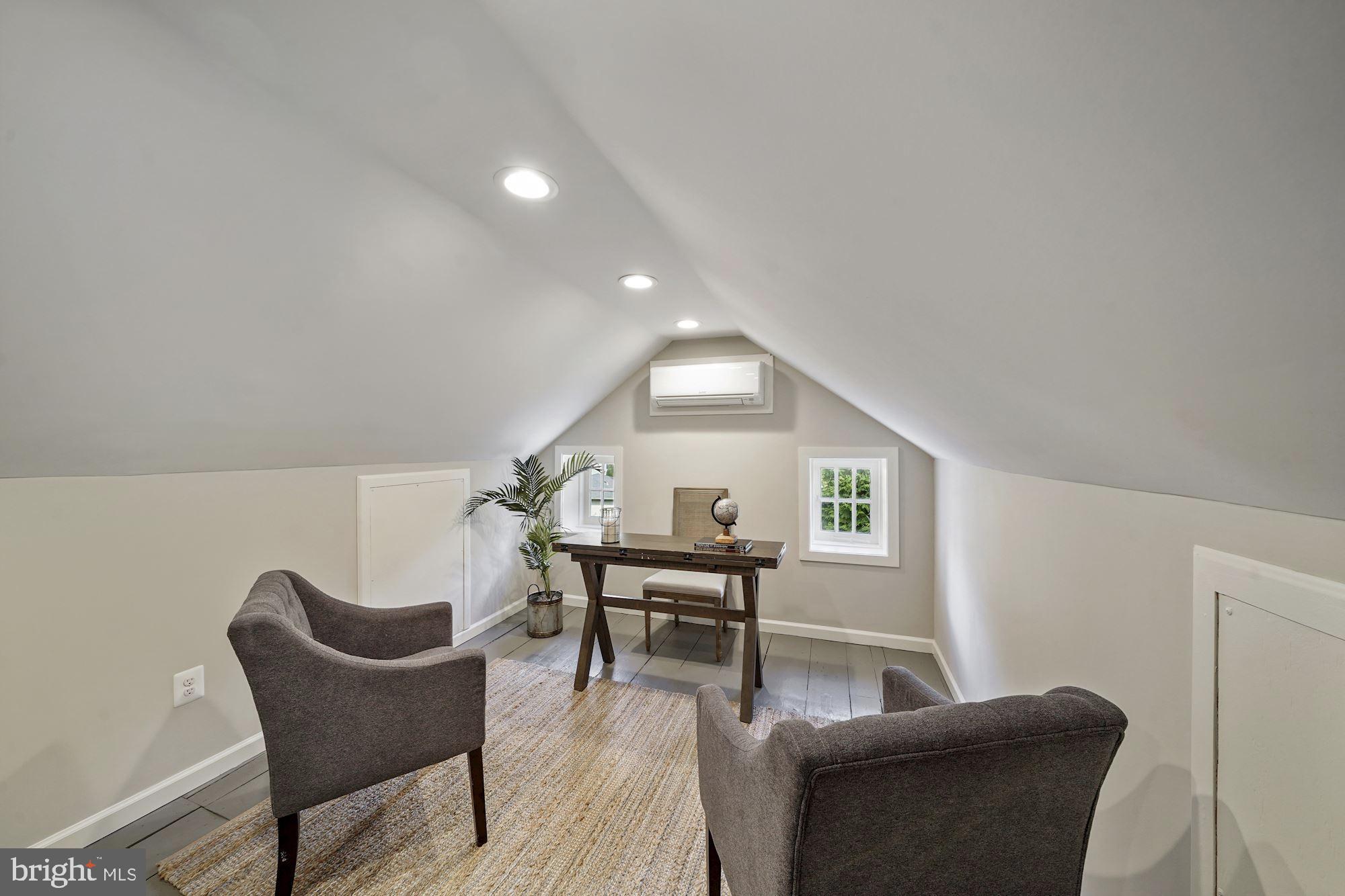 LEE HEIGHTS - Residential