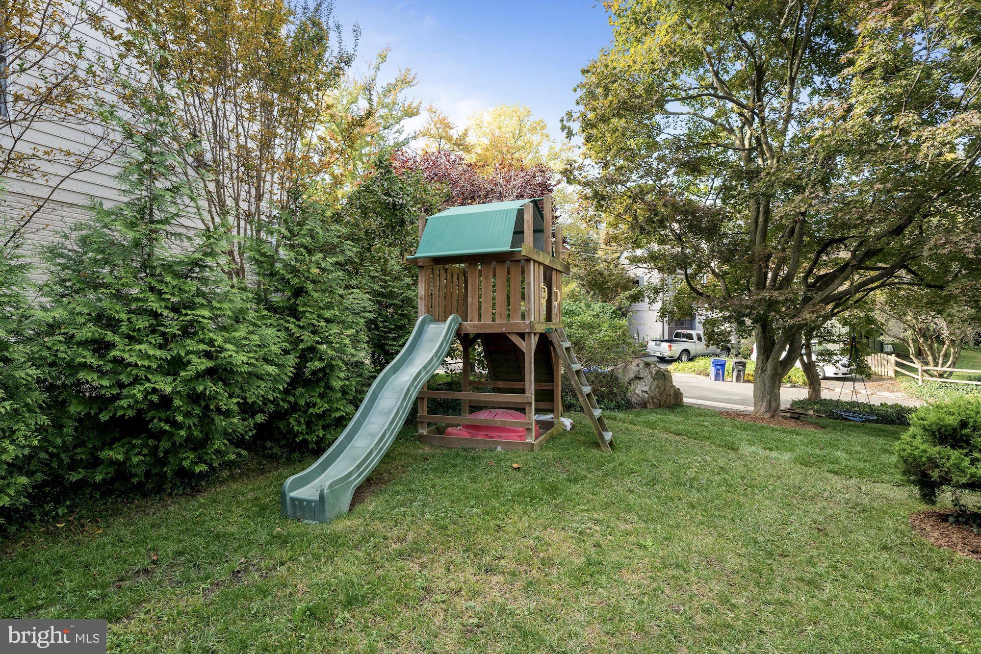 LEE HEIGHTS - Residential