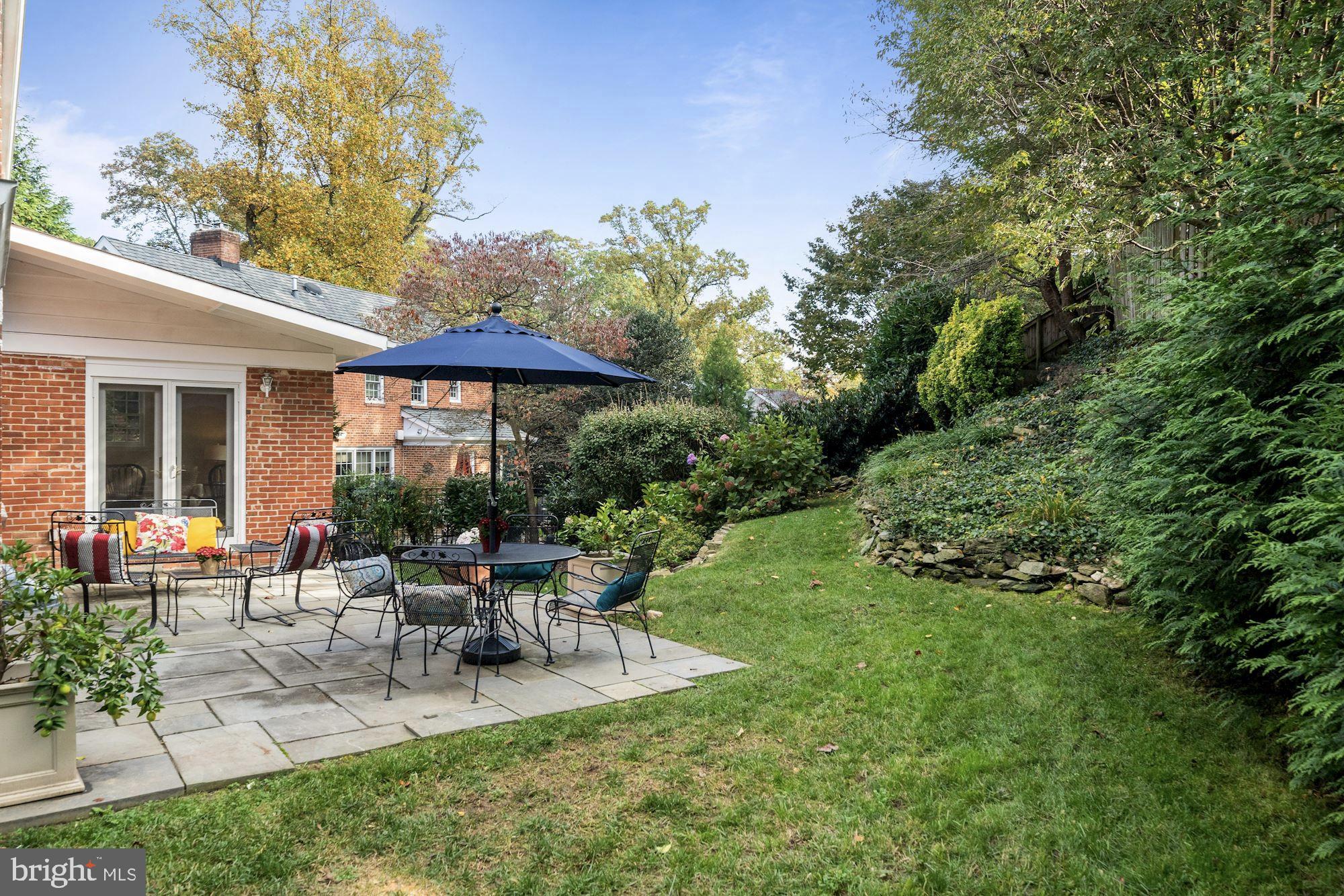 LEE HEIGHTS - Residential