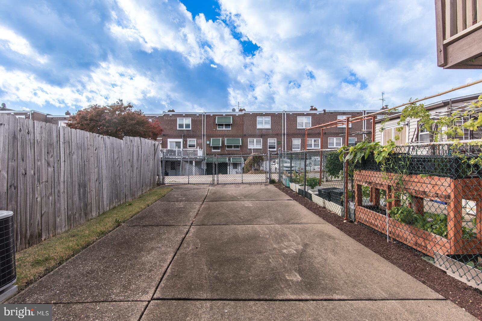 MAYFAIR (WEST) - Residential