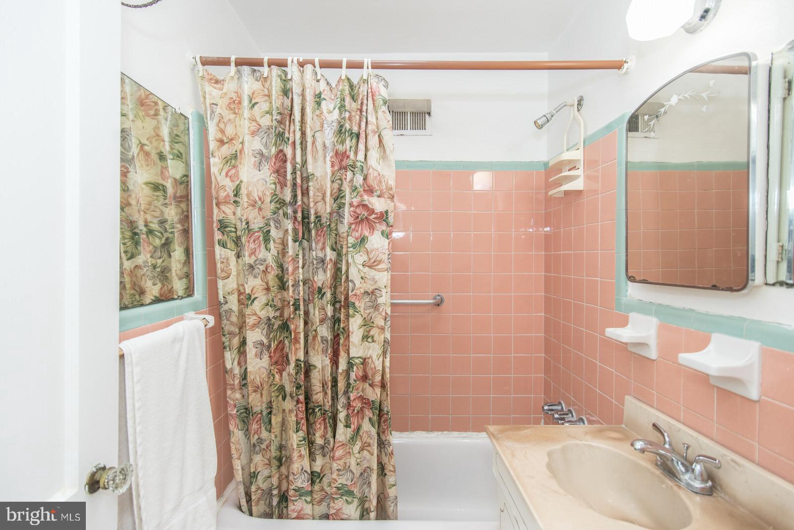 MAYFAIR (WEST) - Residential