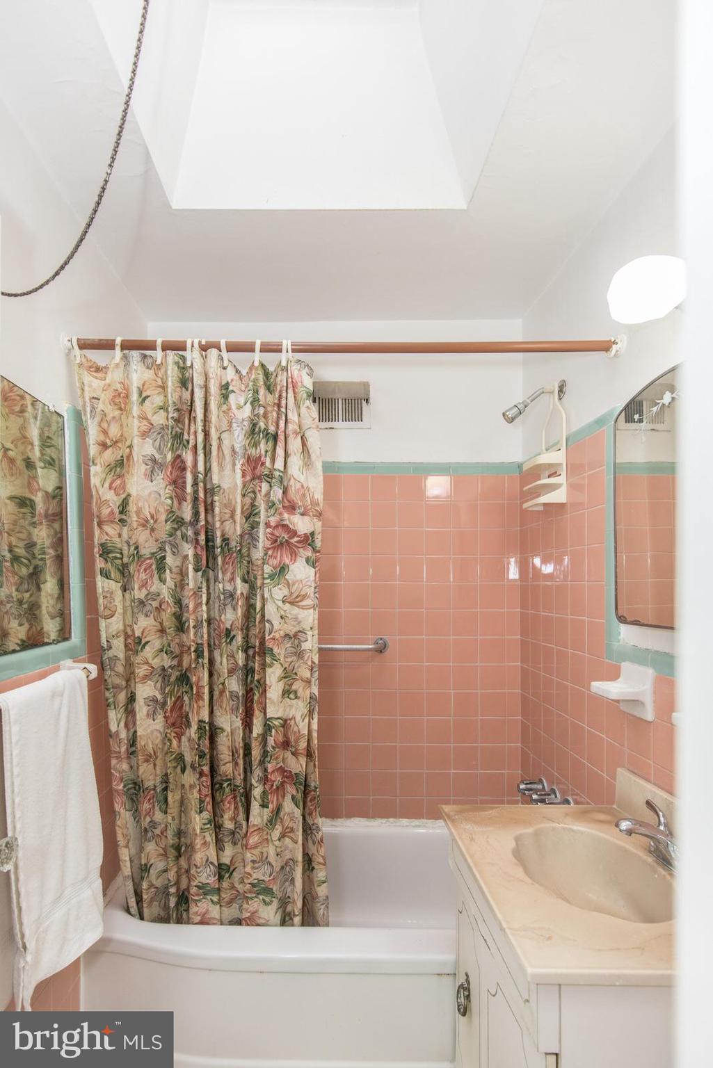 MAYFAIR (WEST) - Residential