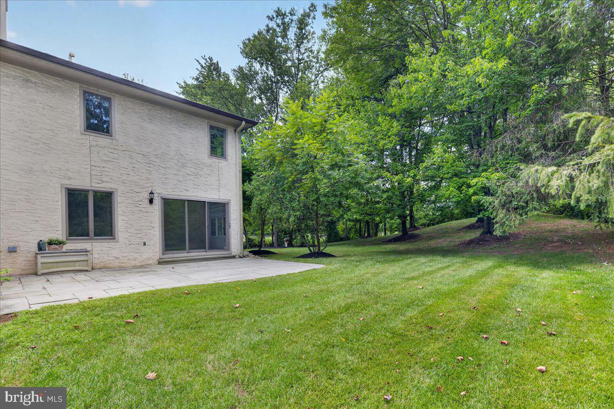 81 WOODMONT DRIVE