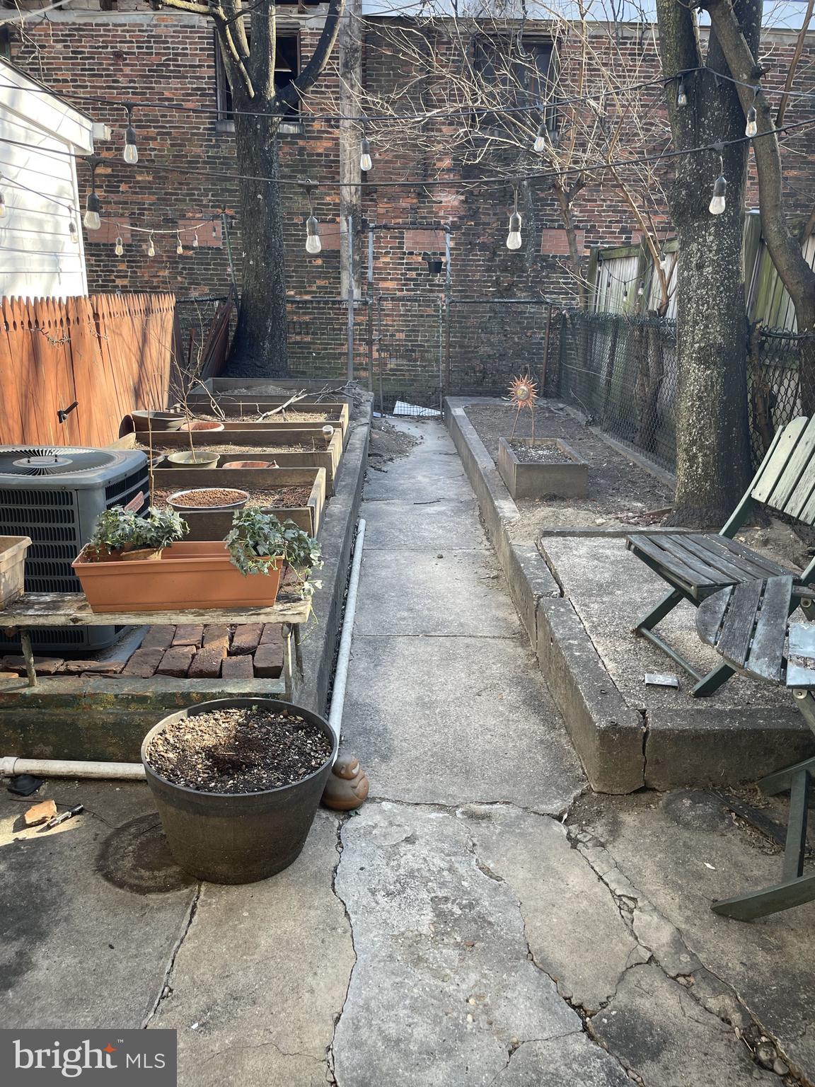 HIGHLANDTOWN - Residential