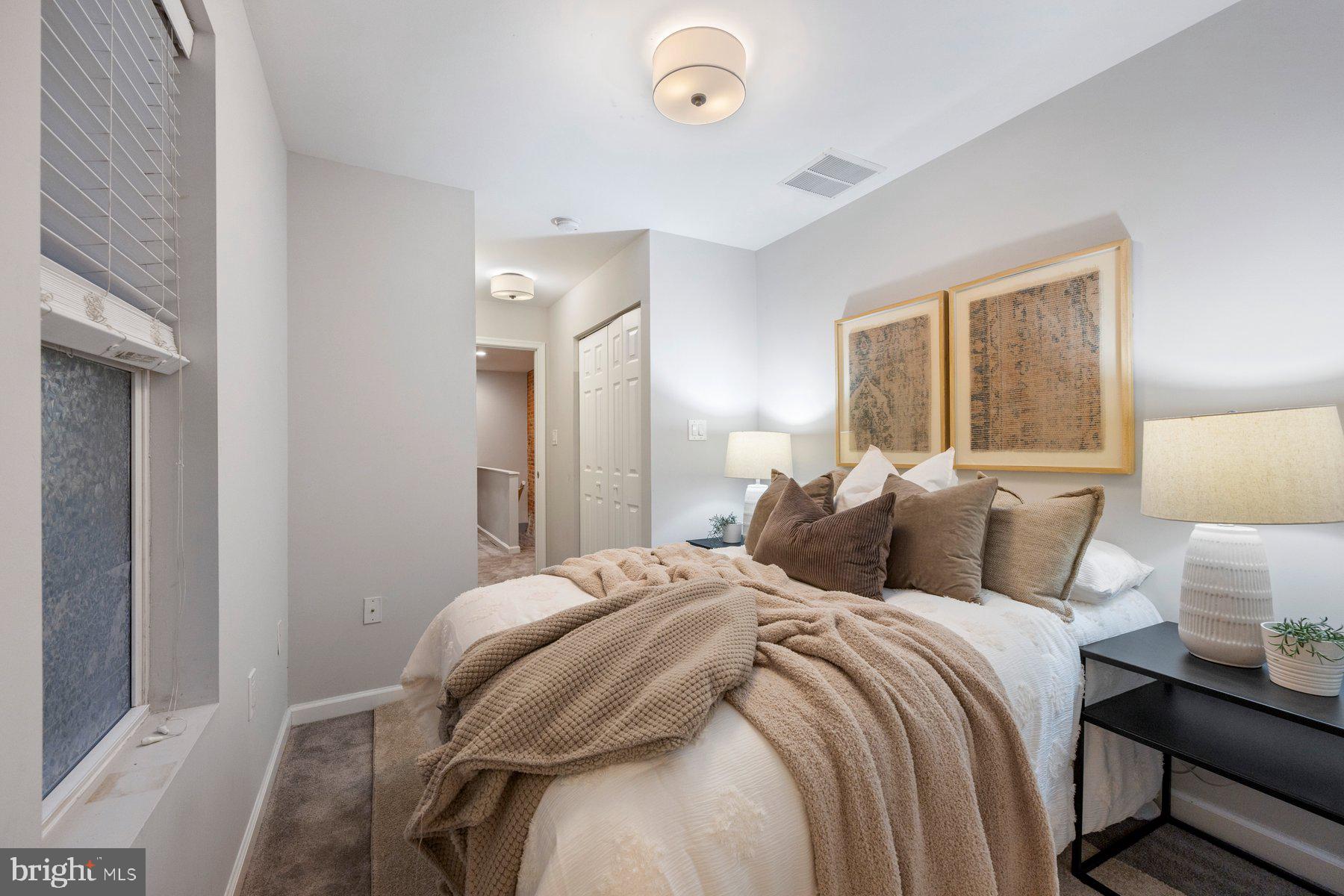 HIGHLANDTOWN - Residential