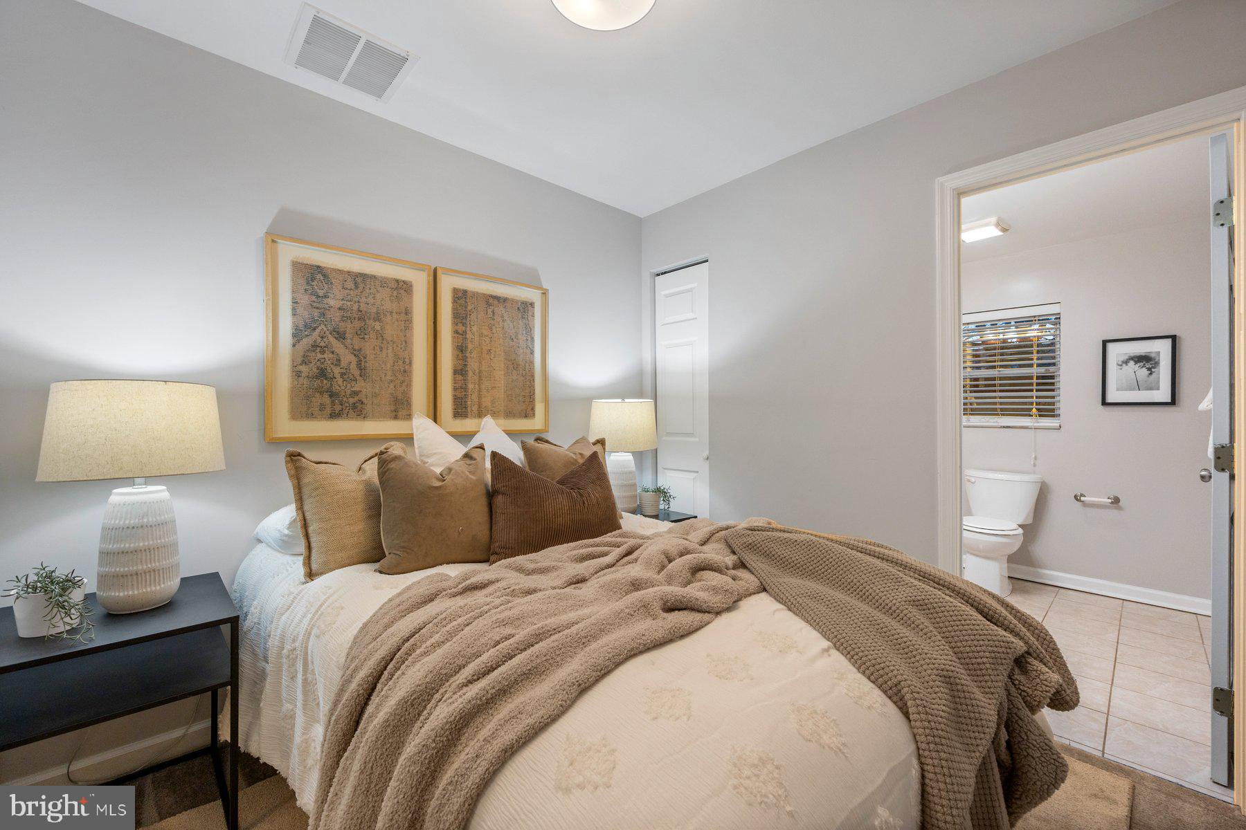 HIGHLANDTOWN - Residential