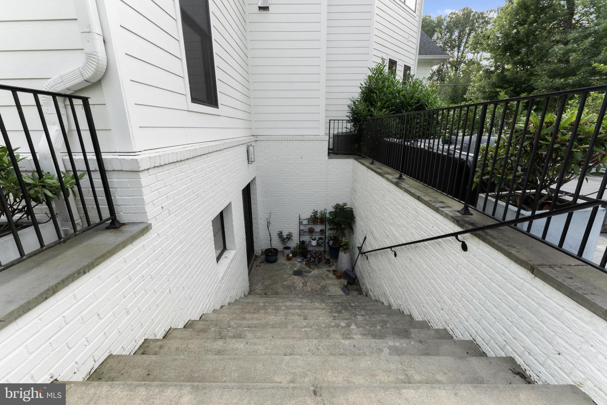 GREEN ACRES - Residential