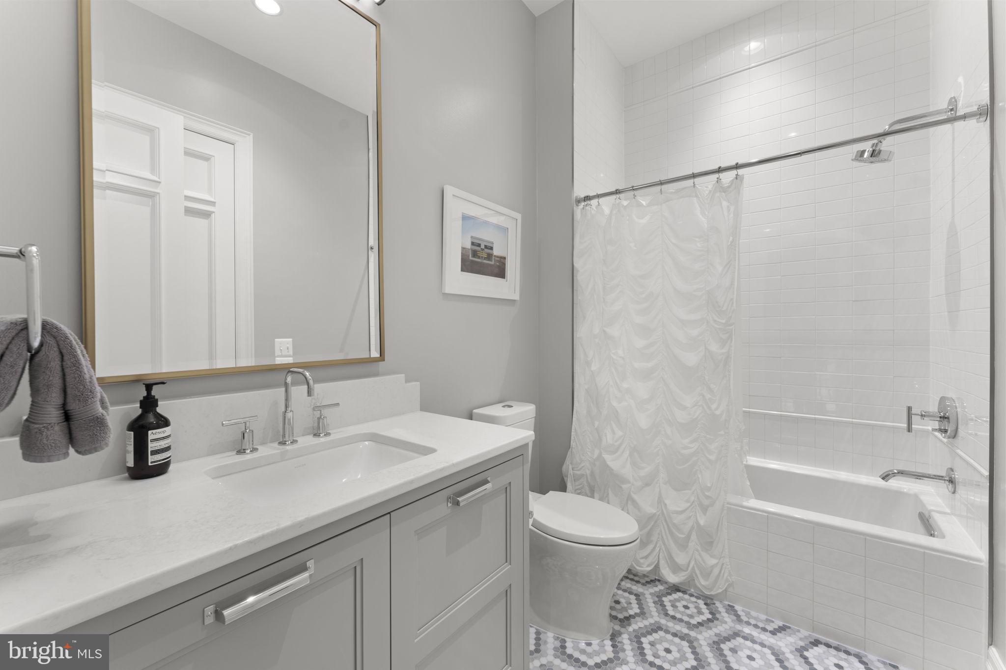 GREEN ACRES - Residential