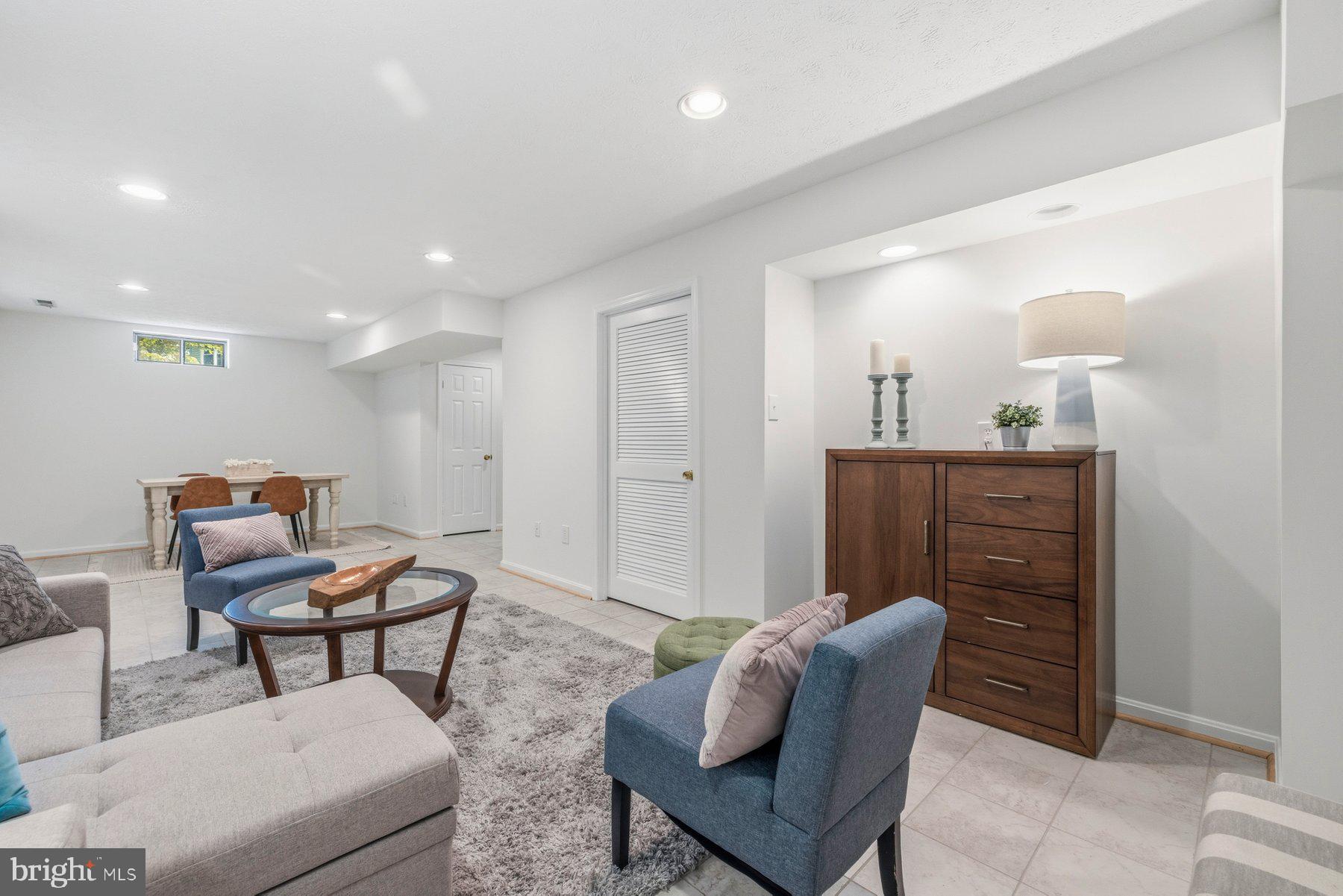 SPRING LAWN FARM - Residential