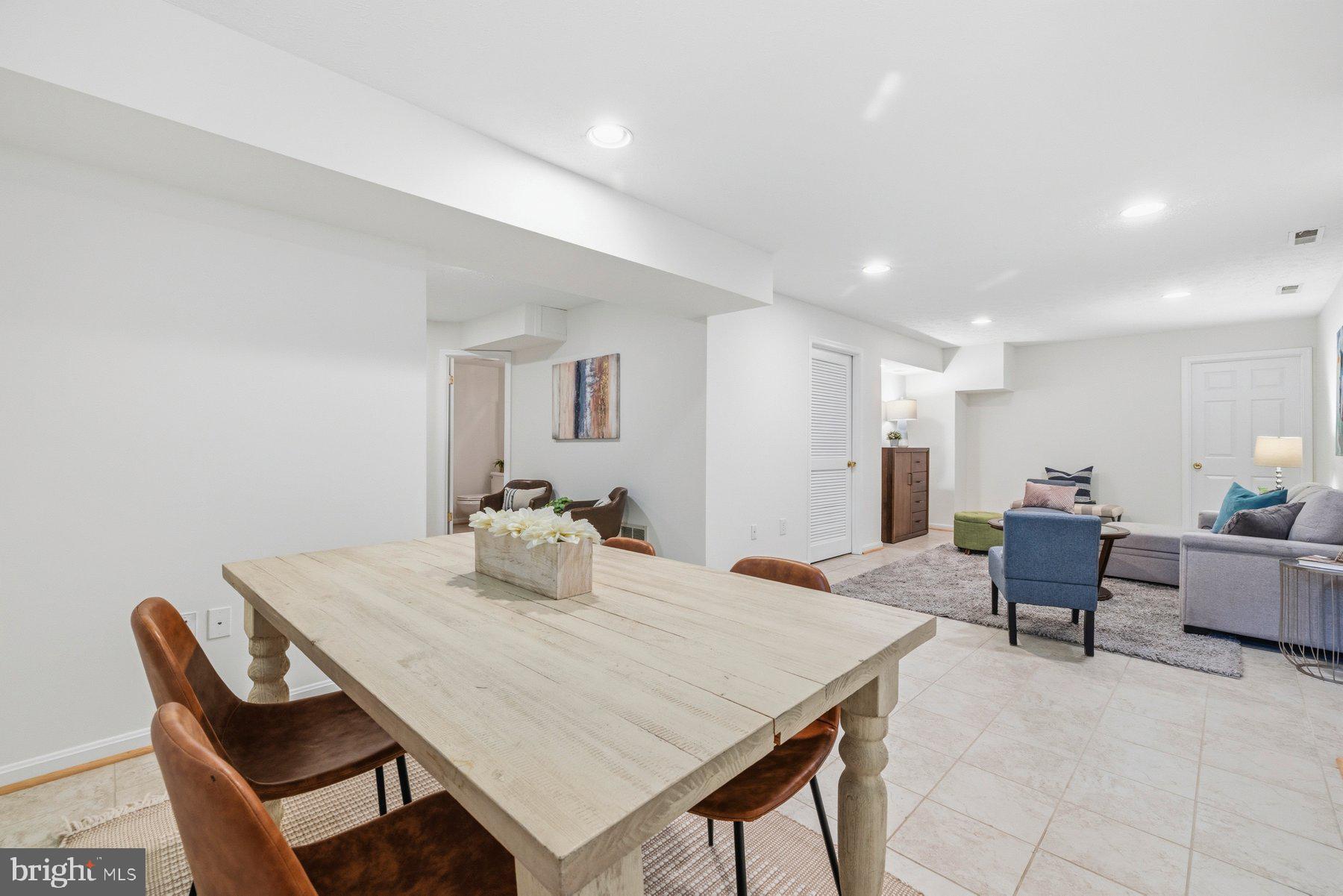 SPRING LAWN FARM - Residential