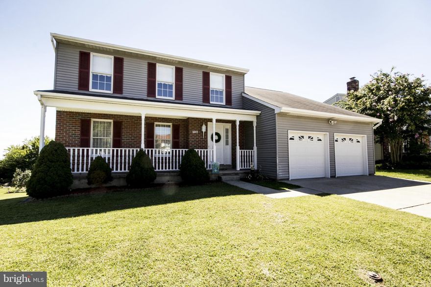 BEAUTIFULLY APPOINTED OAKHURST COLONIAL-SHOWS LIKE A MODEL! FRESH PAINT, HARDWOOD FLOORS, NEW CARPET, LARGE EAT-IN KIT. W/ATTRAC. OAK CABINETRY, S/S APPLS. & BAY WIND, FAM. RM W/ BRICK FP/W WOOD INSERT, SKYLIGHTS &SLIDER TO 22' X 16' TREX DECK W/GORGEOUS VIEW OF BALTO. CO. OPEN SPACE! FIN. L/L W/ 23' X 22' L SHAPED REC. RM. & WALK-OUT TO BACK YARD, PATIO UNDER DECK, ANDERSEN WIND, NO HOA FEES!!